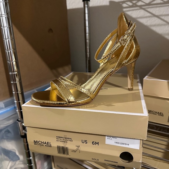 Micheal Kors | Kimberly Sandal Metallic Leather - Picture 2 of 2